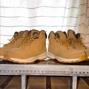 Nike “Manoa” size 10.5 Tan Men's Boots BOTH PAIRS for 50$